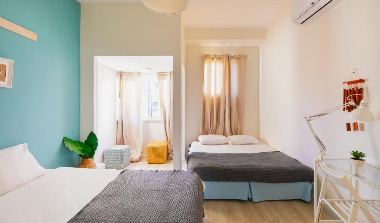 4 Bedroom Apartment On The Beach تل أبيب المظهر الخارجي الصورة