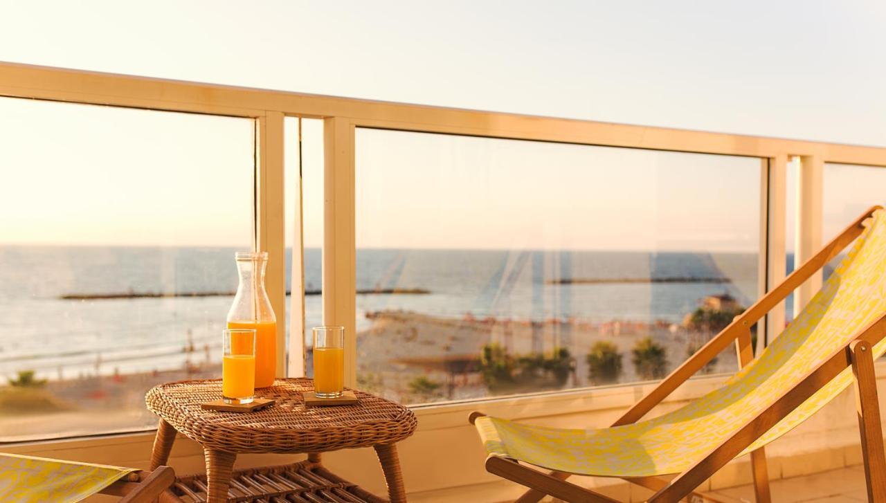 4 Bedroom Apartment On The Beach تل أبيب المظهر الخارجي الصورة